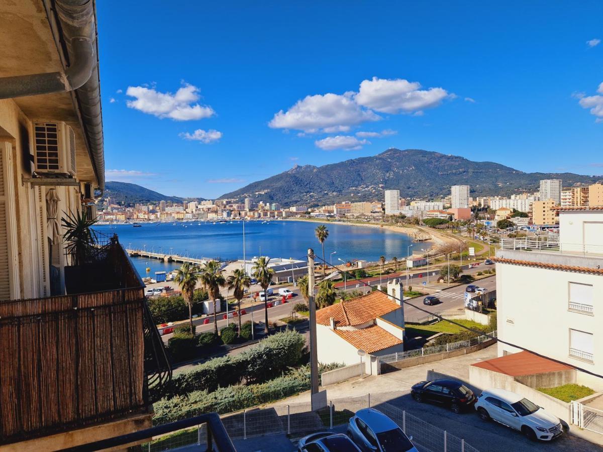 Magnifique Appartement Avec Balcon Vue Mer A L'Entree D'Ajaccio Ajaccio  Exteriör bild