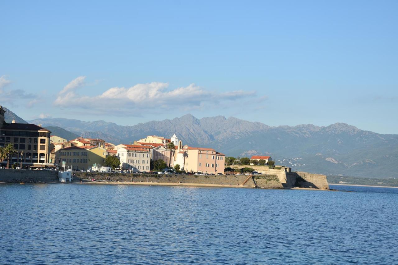 Magnifique Appartement Avec Balcon Vue Mer A L'Entree D'Ajaccio Ajaccio  Exteriör bild